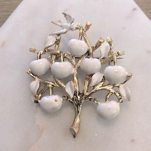 🌟 Exquisite Vintage White Enamel & Gold Tree Brooch - Vintage Pin